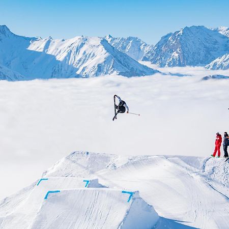 Chalet Alpe D'Huez 1850-Sea And Mountain Pleasure Avec 2 Appartements- 1 Appartement 3 Chambres 8 Couchages - 3 Salles D'Eau Et 1 Appartement 5 Chambres 12 Couchages 5 Salles D'Eau - Jacuzzi Et Sauna -Pieds Des Pistes Et Centre Екстер'єр фото